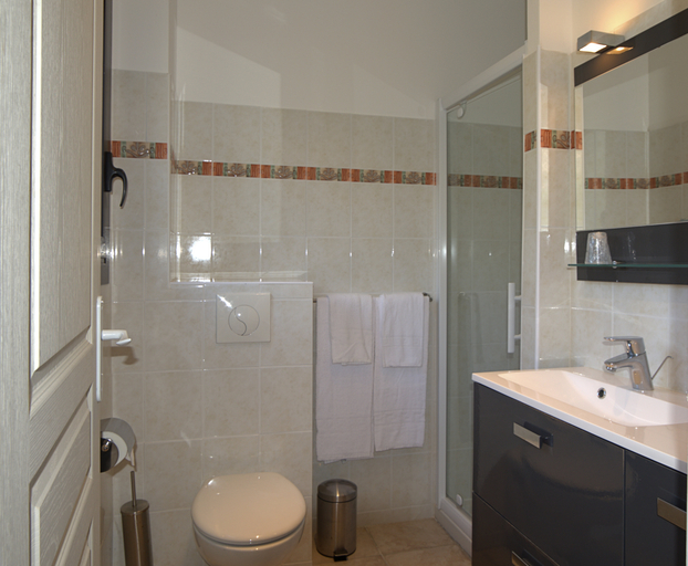 Bathroom 4, Des Deux Sorru, Corse-du-Sud