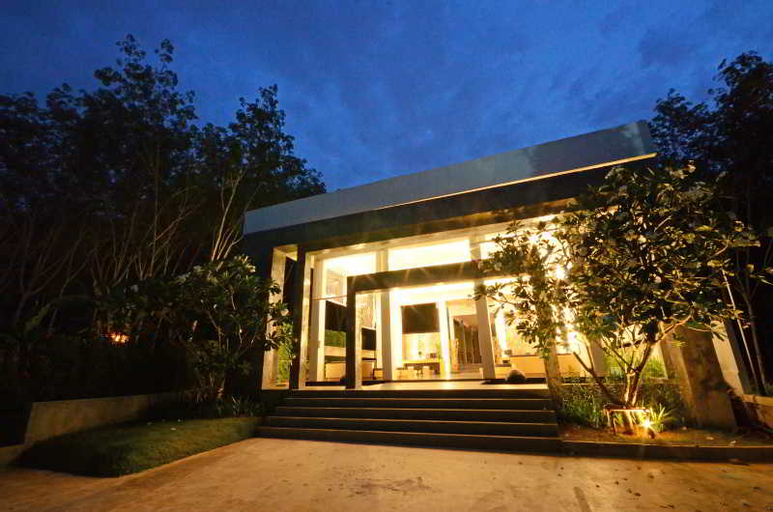 Wanaburi Hotel, Phuket Island