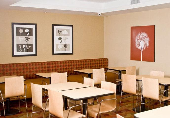 Food & Drinks 4, TownePlace Suites York, York