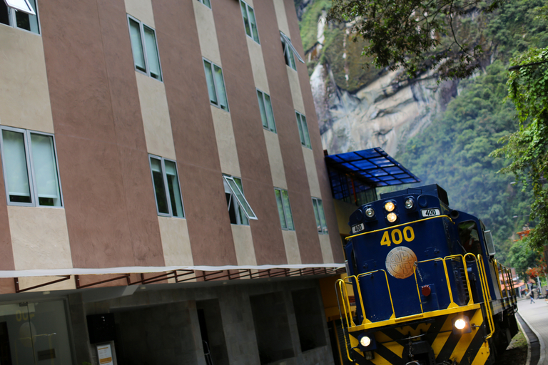 Exterior & Views