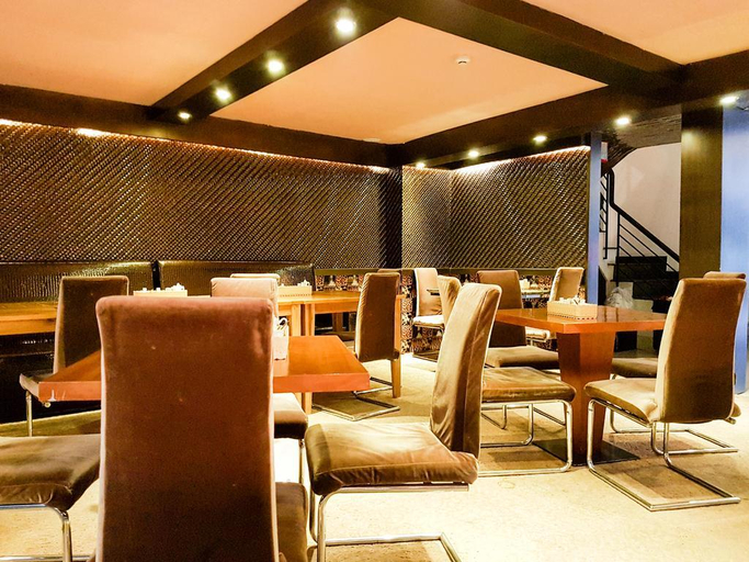 Food & Drinks 2, The White Hotel 8A Thai Van Lung, District 1