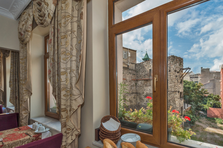 Others 3, Galatower Hotel, Beyoğlu