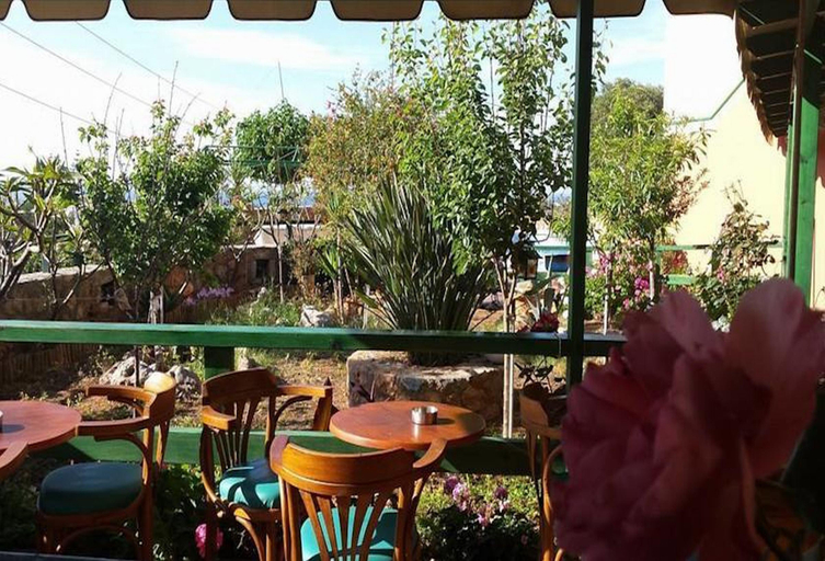 Food & Drinks 4, Sunny Hill – Adults only 16+, Crete