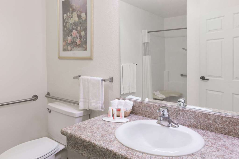 Bathroom 4, Kiota Inn & Event Center Sutter Creek, an Ascend Collection Hotel, Amador