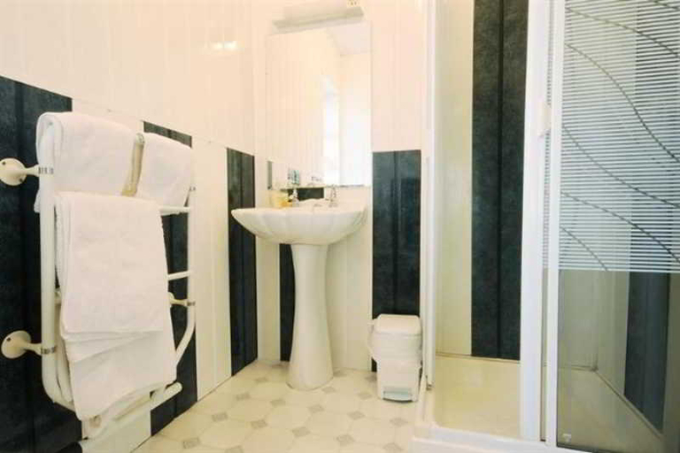 Bathroom, Kielty's of Kerry Bed and Breakfast