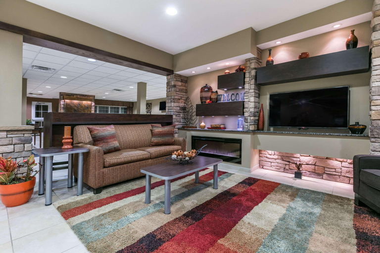 Public Area 3, Sleep Inn & Suites Steubenville at the University, Jefferson