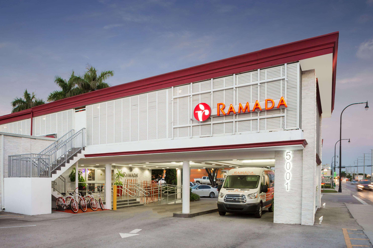 Exterior & Views, Ramada by Wyndham Miami Springs International Arpt, Miami-Dade