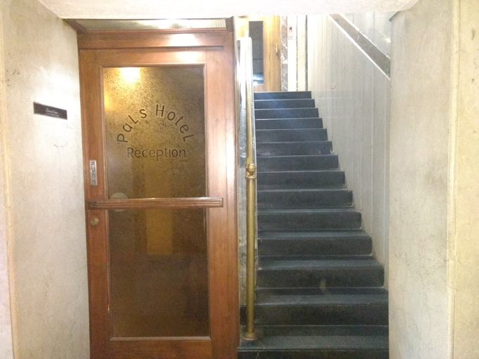 Public Area 2, Pals Hotel, Mumbai City