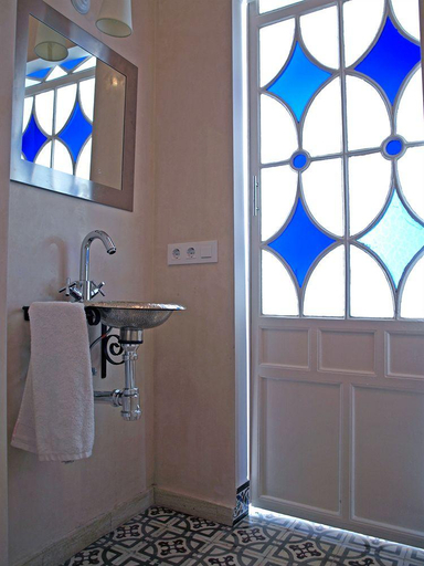 Bathroom 5, Hotel Casa de Colón, Sevilla
