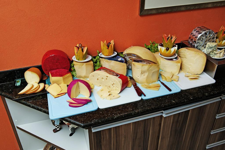 Food & Drinks