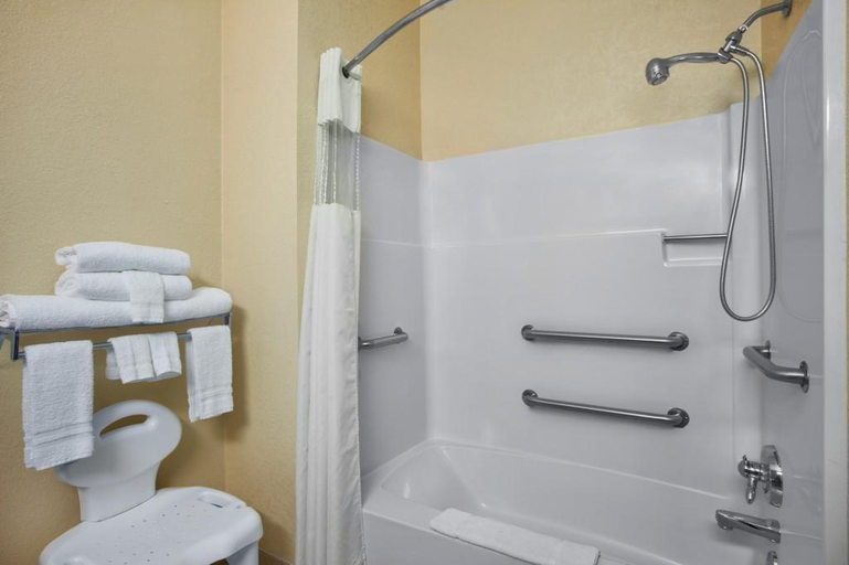 Bathroom 4, Quality Inn & Suites Benton Harbor - St. Joseph, Berrien