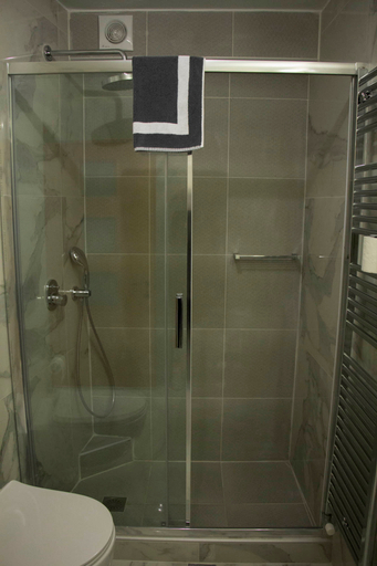 Bathroom 5, Kentrikon Hotel, Epirus