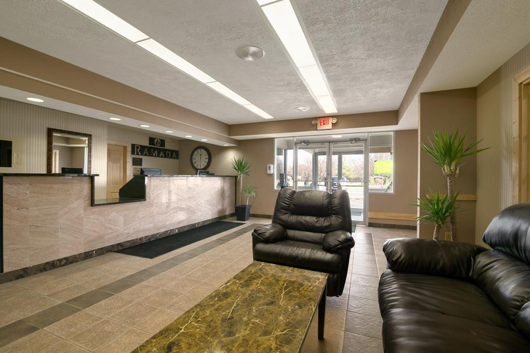 Public Area 2, Econo Lodge Whitehall near Michigan's Adventure, Muskegon