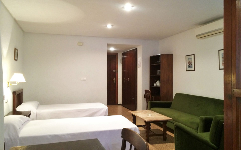 Bedroom 3, Apartamentos La Nogalera, Málaga