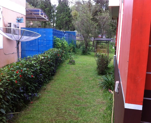 Villa Bukit Danau Lot 13, Cianjur