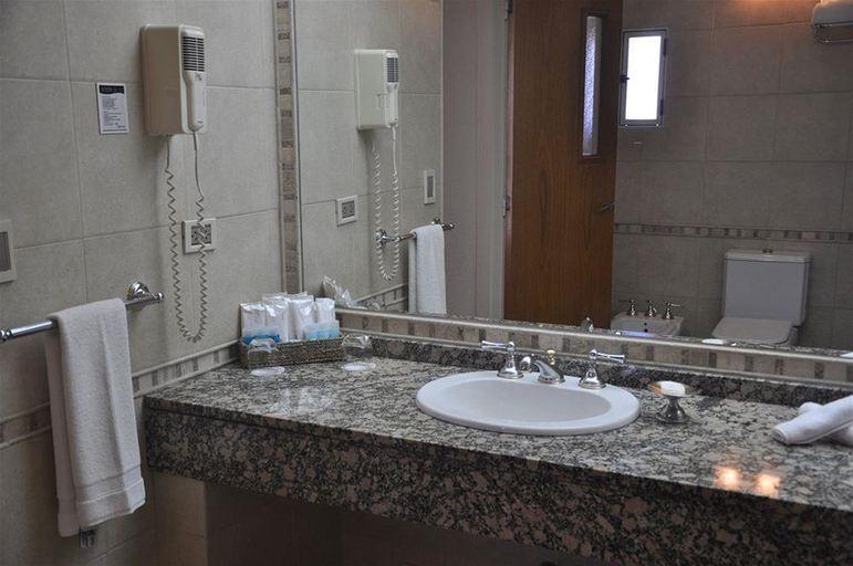 Bathroom 4, Hotel Solans Riviera, Rosario