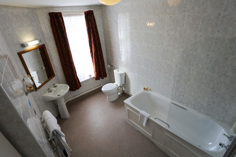 Bathroom 4, Royal Exeter Hotel, Bournemouth