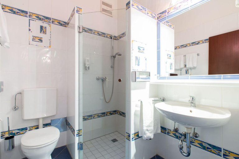 Bathroom 4, Hotel Stoiser Graz, Graz