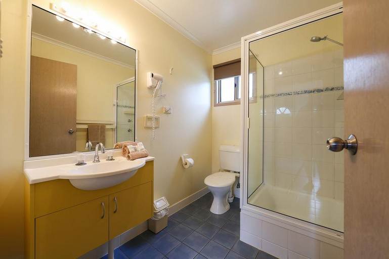 Bathroom 4, Discovery Parks – Eden, Bega Valley