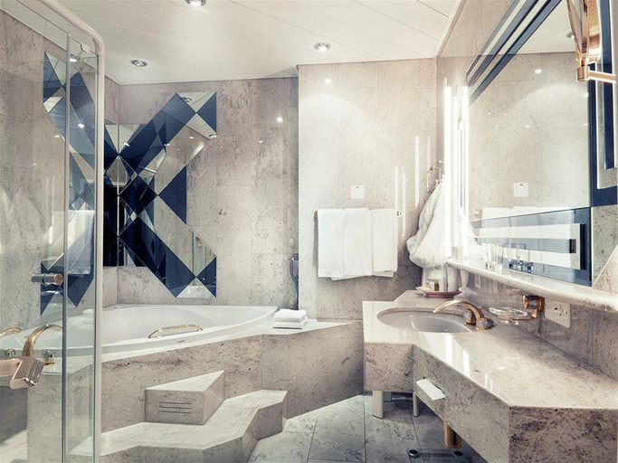 Bathroom 4, Glärnischhof, Zürich