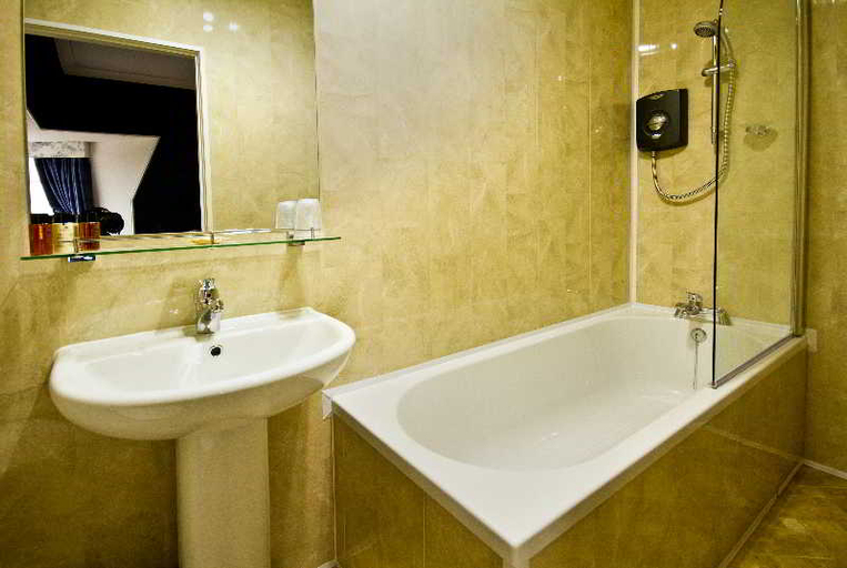 Bathroom 4, Dunmuir Hotel, East Lothian