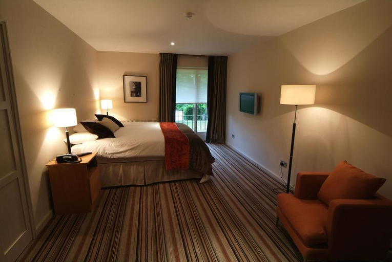Bedroom 4, Denham Grove Hotel, Buckinghamshire