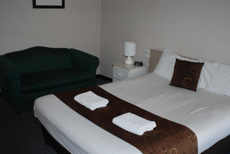 Bedroom 3, Red Carpet Motel Mount Gambier, Mount Gambier
