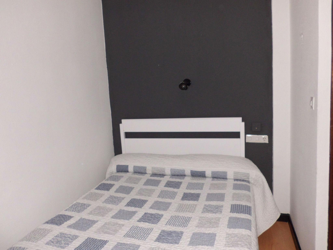Bathroom 5, Hostal Lima, Valladolid