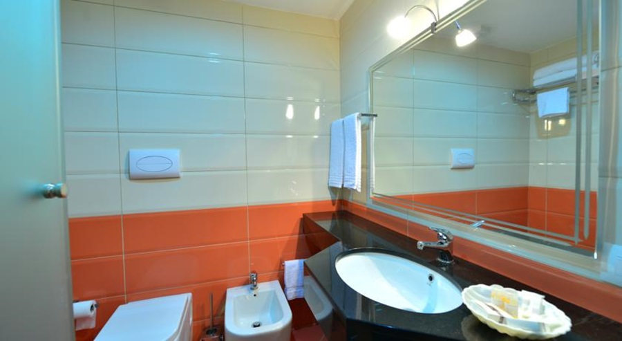 Bathroom 5, Te Stela Resort, Tirana