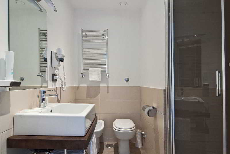 Bathroom, Fragrance St Peter Hotel, Roma