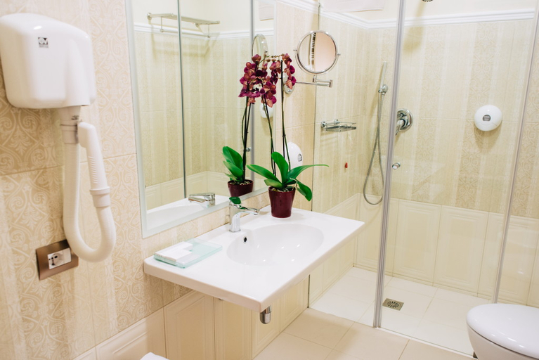 Bathroom, Sar'Otel Hotel & SPA, Tiranës