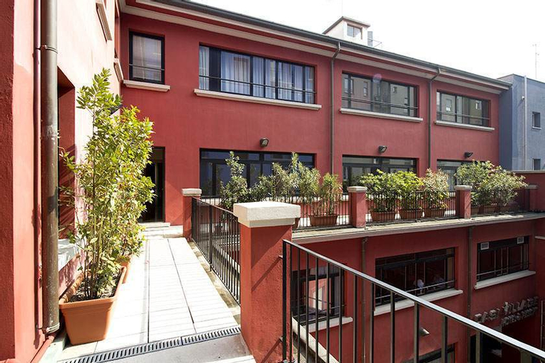 Oasi Village Hotel, Milano