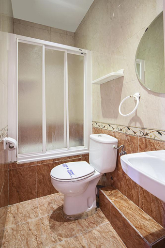 Bathroom 5, Inter Plaza Mayor, Madrid