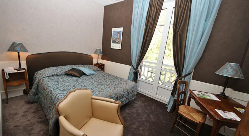 Bedroom 3, Le Roc Au Chien, Orne