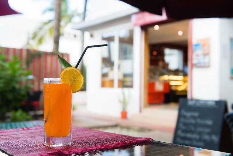Food & Drinks 4, La Tonnelle Guest House