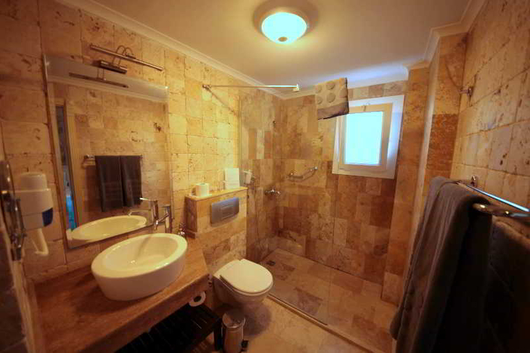 Bathroom 4, Mi Casa Beach Hotel, Bodrum