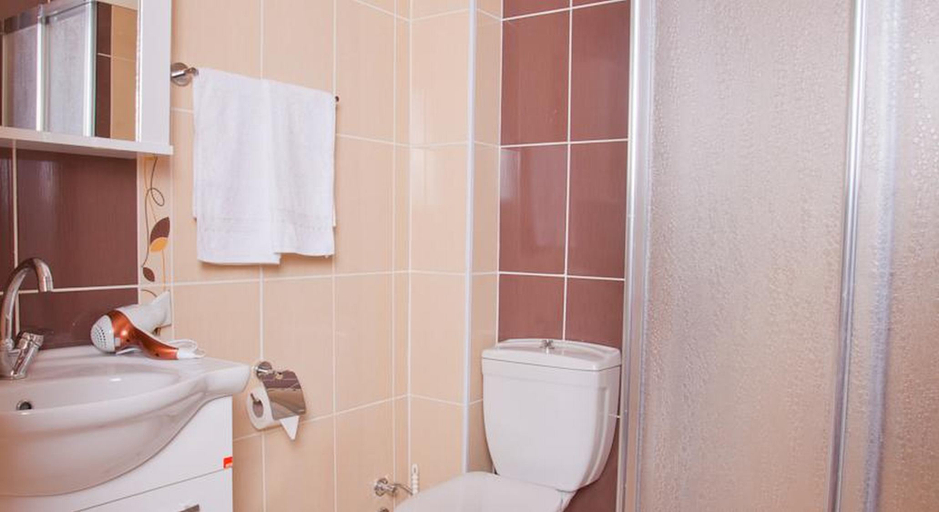 Bathroom, Birlik Hotel, Güngören