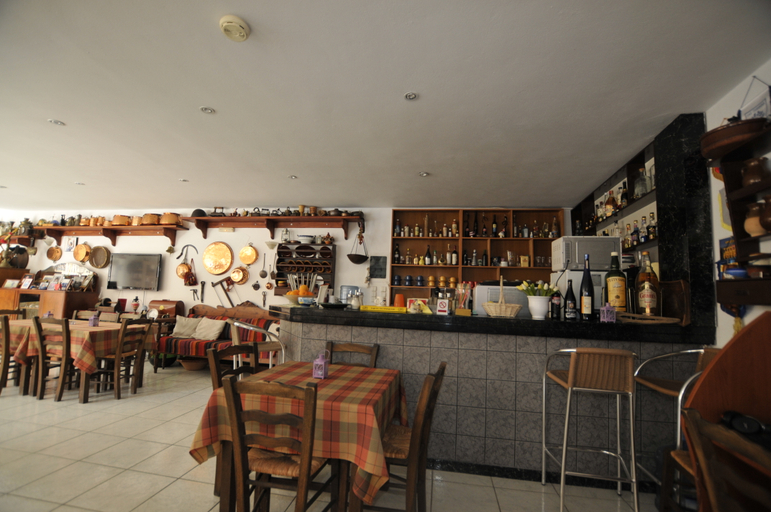 Food & Drinks 5, Sandika Apartments, Crete