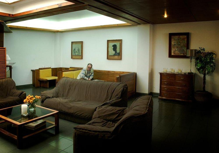 Public Area 3, Residencial Alcides, Ponta Delgada