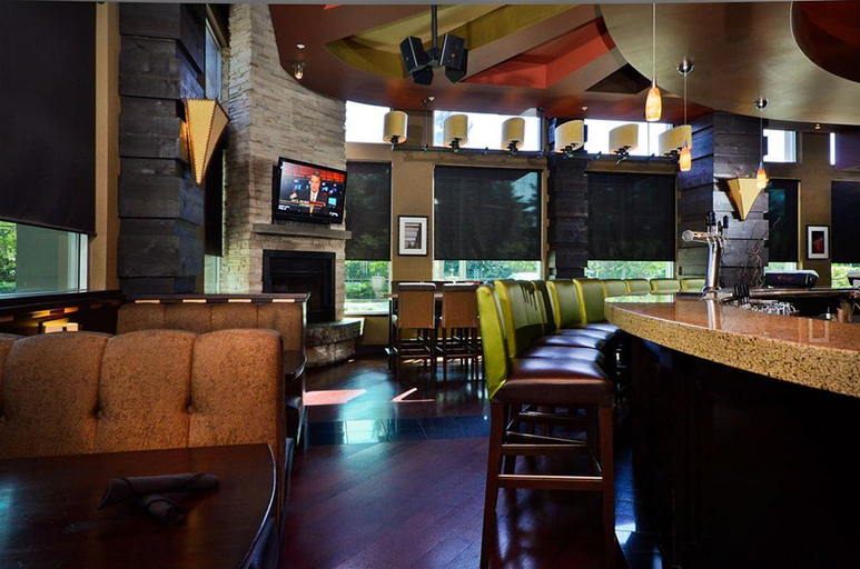 Food & Drinks 5, Sandman Suites Surrey - Guilford, Greater Vancouver