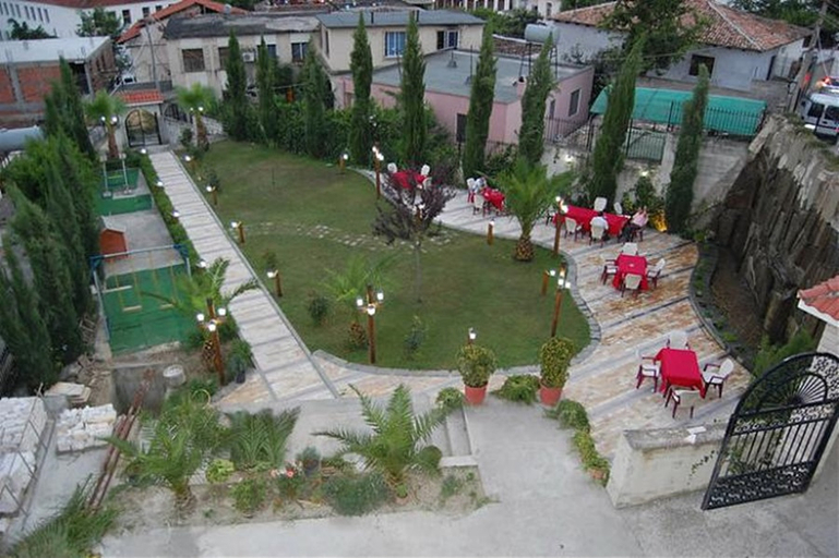 Others 5, Residenca Desaret, Beratit