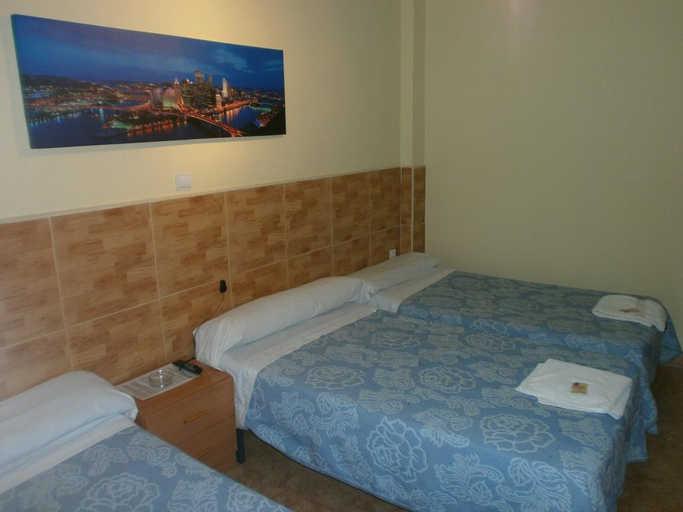 Bedroom 2, Pension La Ferroviaria - No Fumadores - Sin Ascensor, Zaragoza
