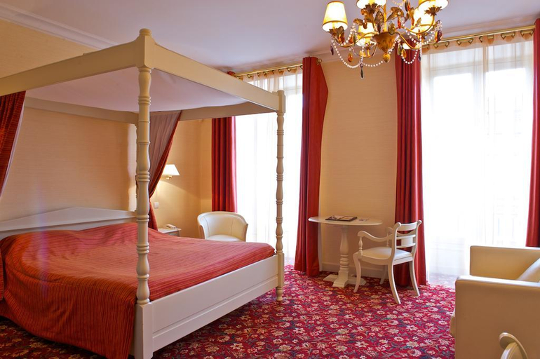 Bedroom 3, Hôtel Le Roncevaux, Pyrénées-Atlantiques
