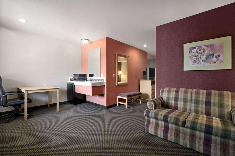 Public Area 2, SureStay Hotel by Best Western Ukiah, Mendocino