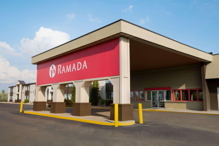 Exterior & Views 2, Ramada by Wyndham Bismarck, Burleigh