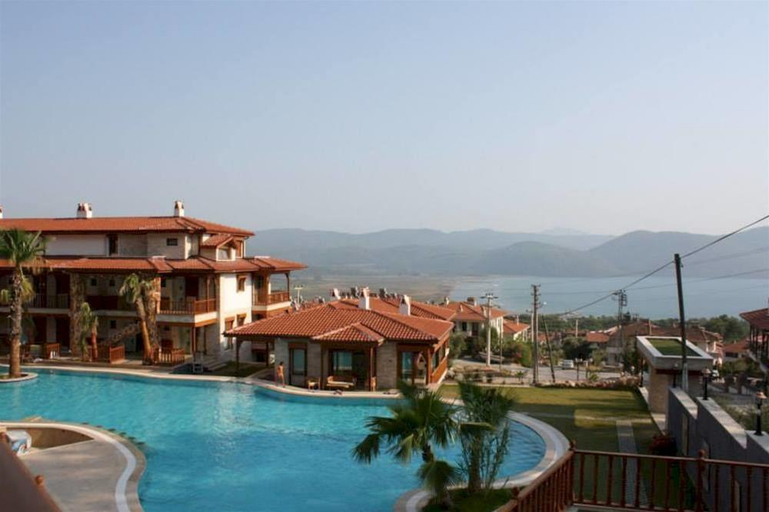 Swimming Pool 5, Shimal Residence Hotel, Ula