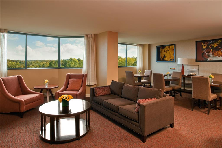 Exterior & Views 2, Four Points by Sheraton Richmond, Chesterfield