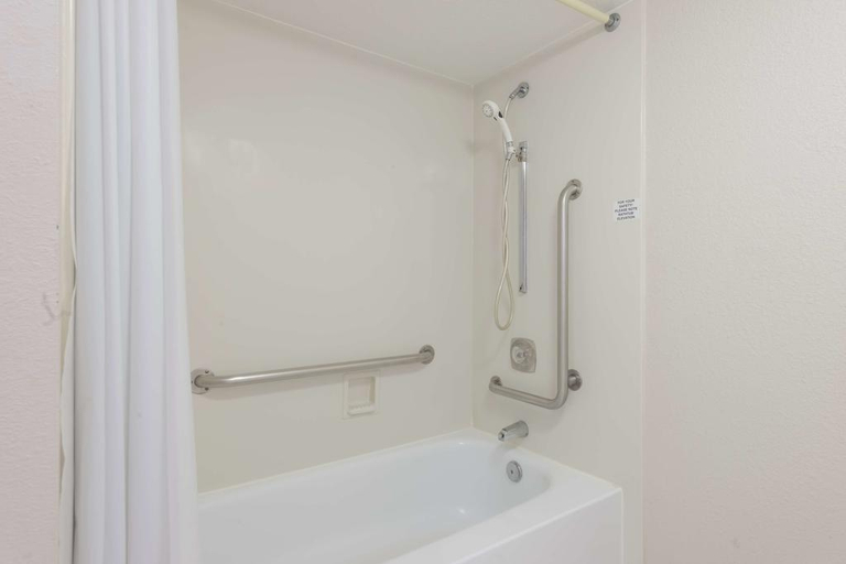 Bathroom 4, Motel 6 Hazelwood, Saint Louis