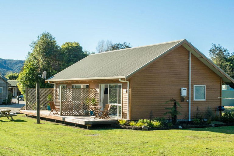 Exterior & Views 2, Abel Tasman Marahau Lodge, Tasman
