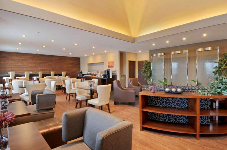 Public Area 2, Days Inn by Wyndham Regina Airport West, Division No. 6